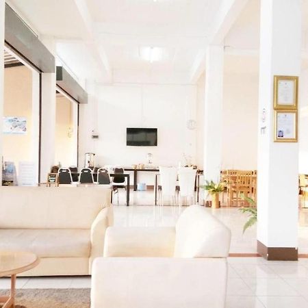 Rueangrat Hotel Ranong Buitenkant foto