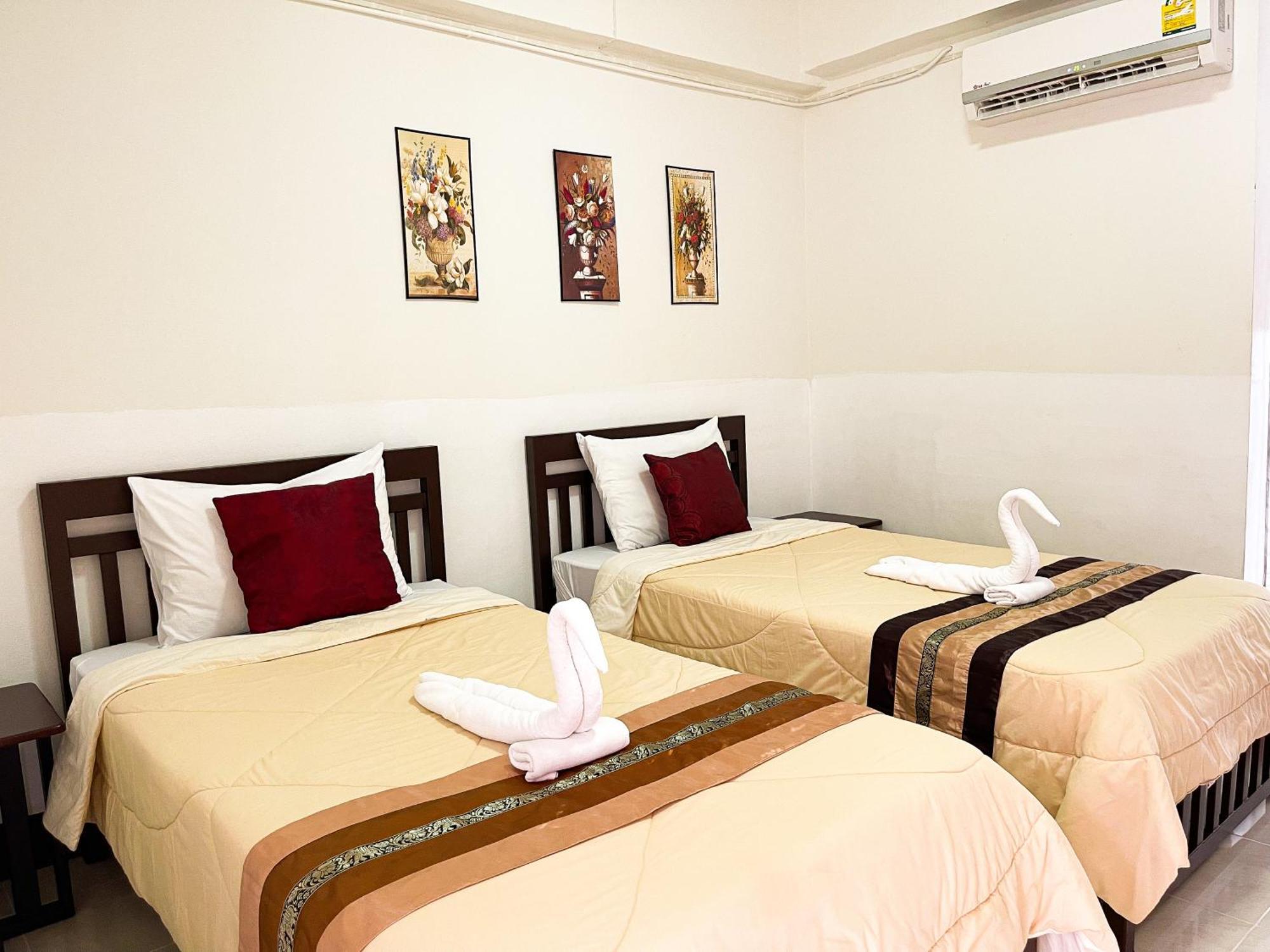 Rueangrat Hotel Ranong Buitenkant foto