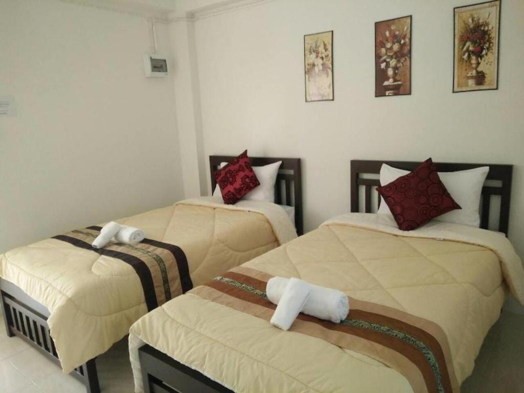 Rueangrat Hotel Ranong Buitenkant foto
