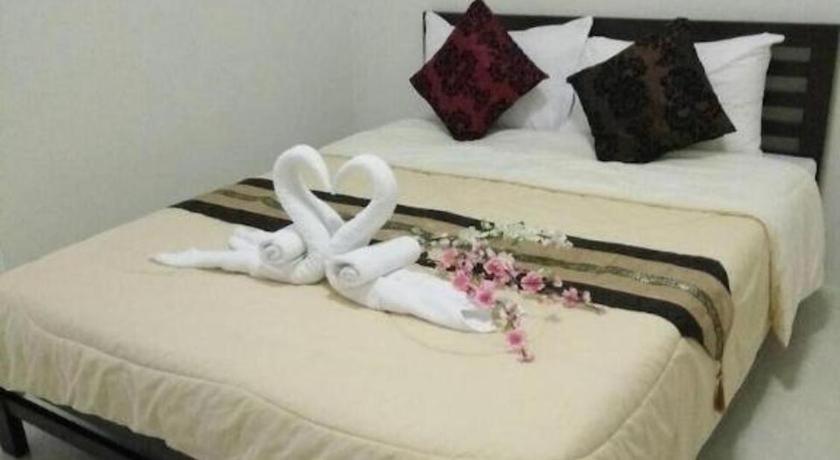 Rueangrat Hotel Ranong Buitenkant foto
