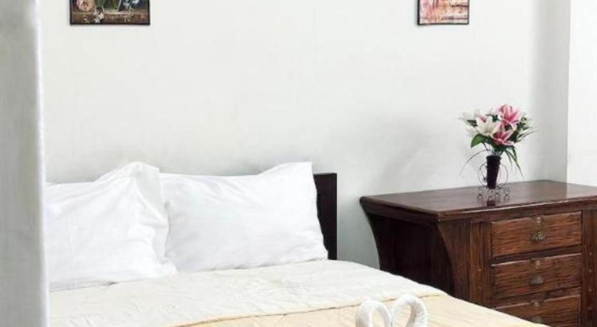Rueangrat Hotel Ranong Buitenkant foto