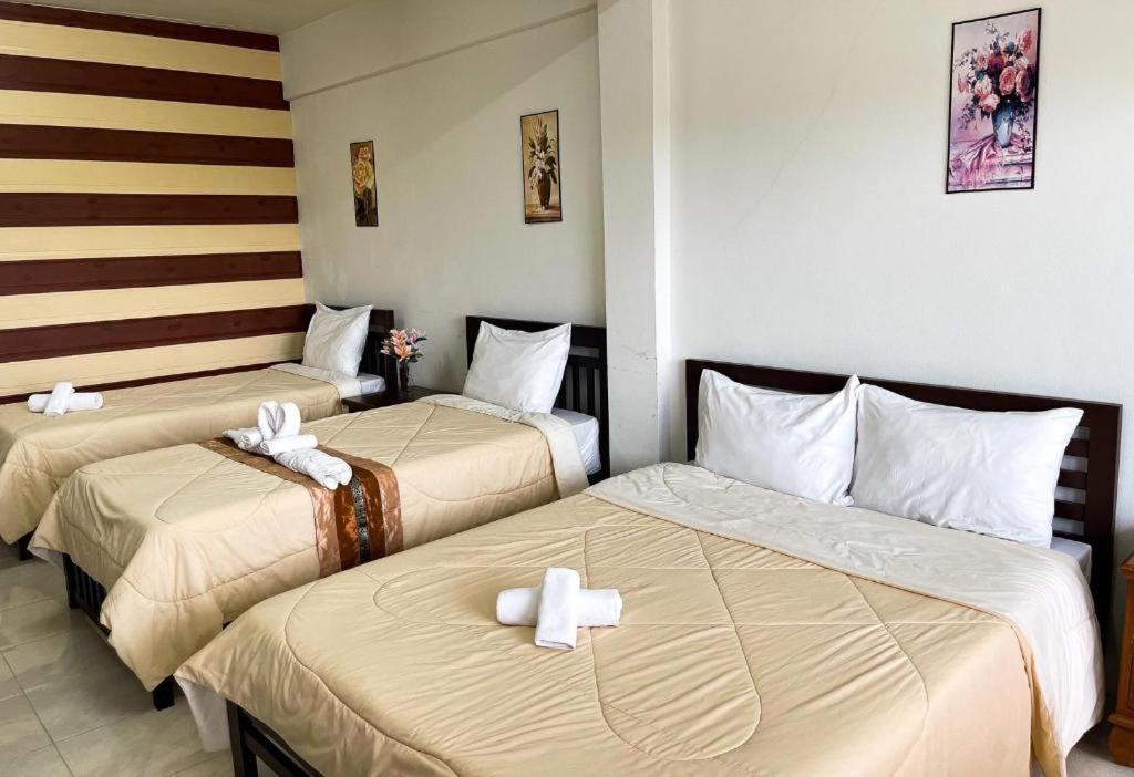 Rueangrat Hotel Ranong Buitenkant foto