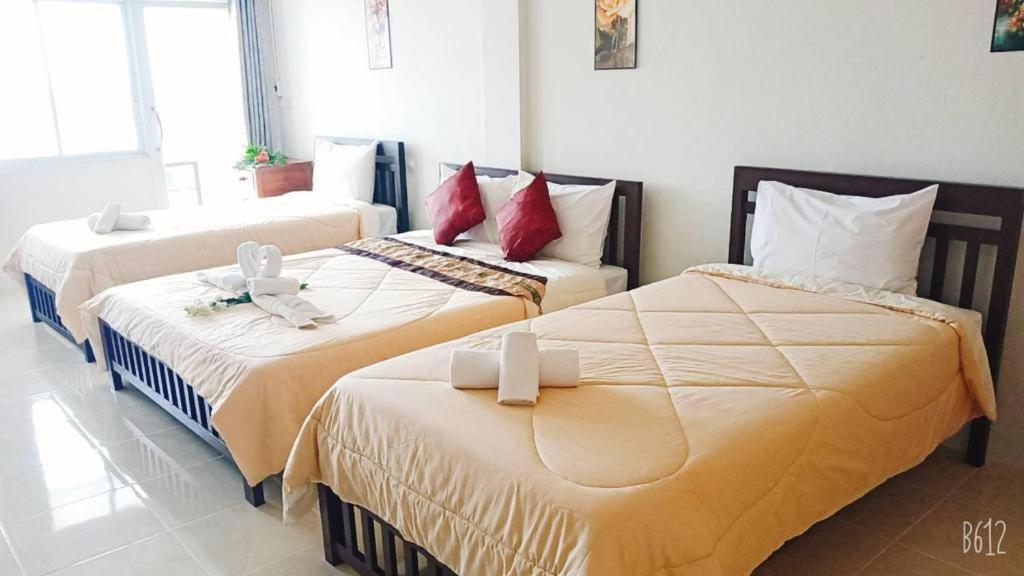 Rueangrat Hotel Ranong Buitenkant foto