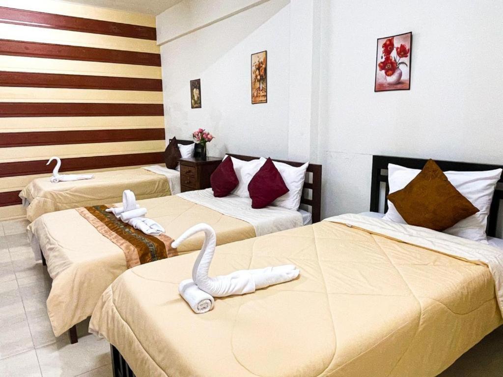 Rueangrat Hotel Ranong Buitenkant foto