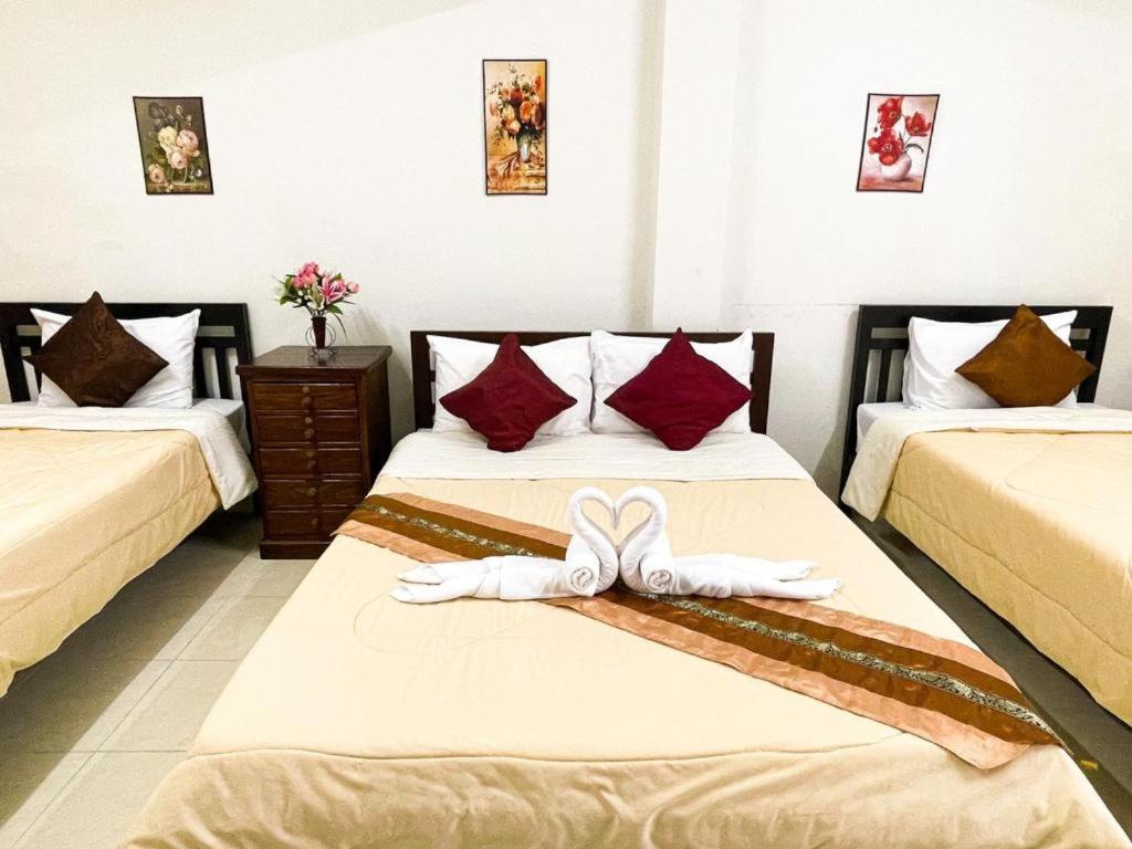 Rueangrat Hotel Ranong Buitenkant foto