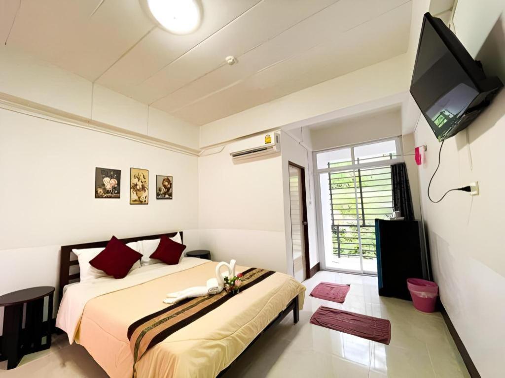 Rueangrat Hotel Ranong Buitenkant foto