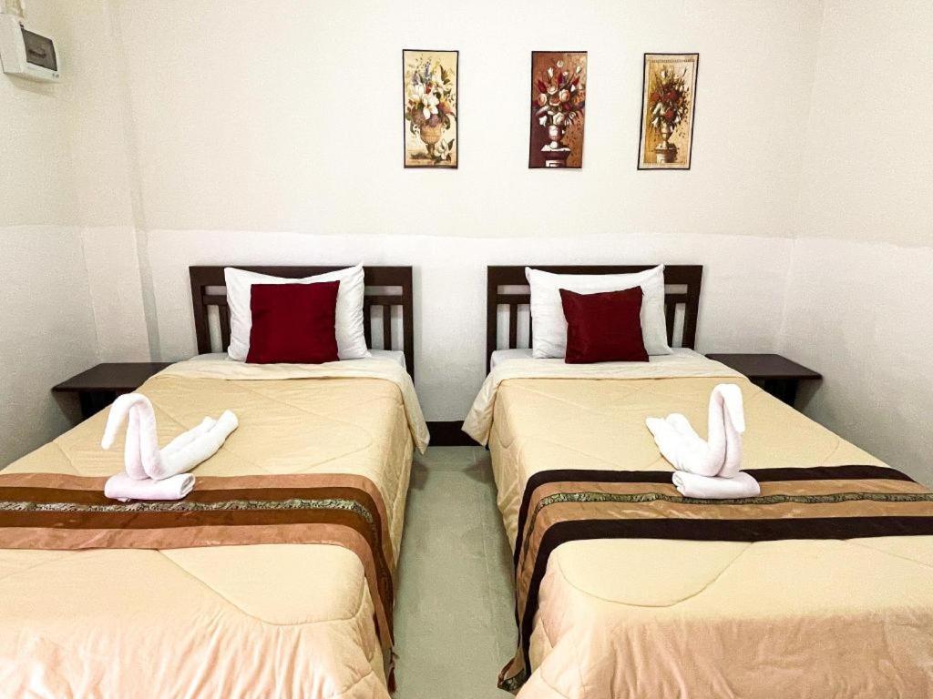 Rueangrat Hotel Ranong Buitenkant foto