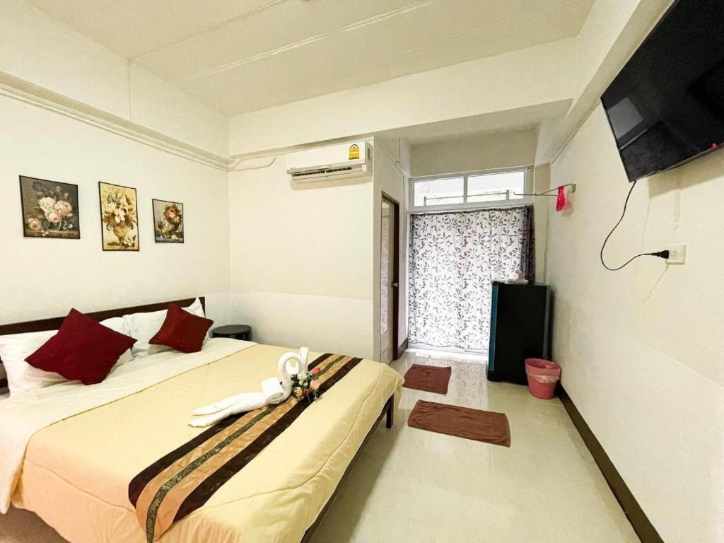 Rueangrat Hotel Ranong Buitenkant foto