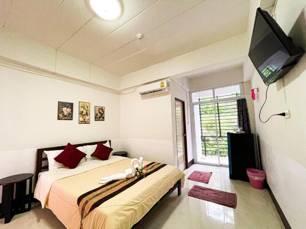 Rueangrat Hotel Ranong Buitenkant foto